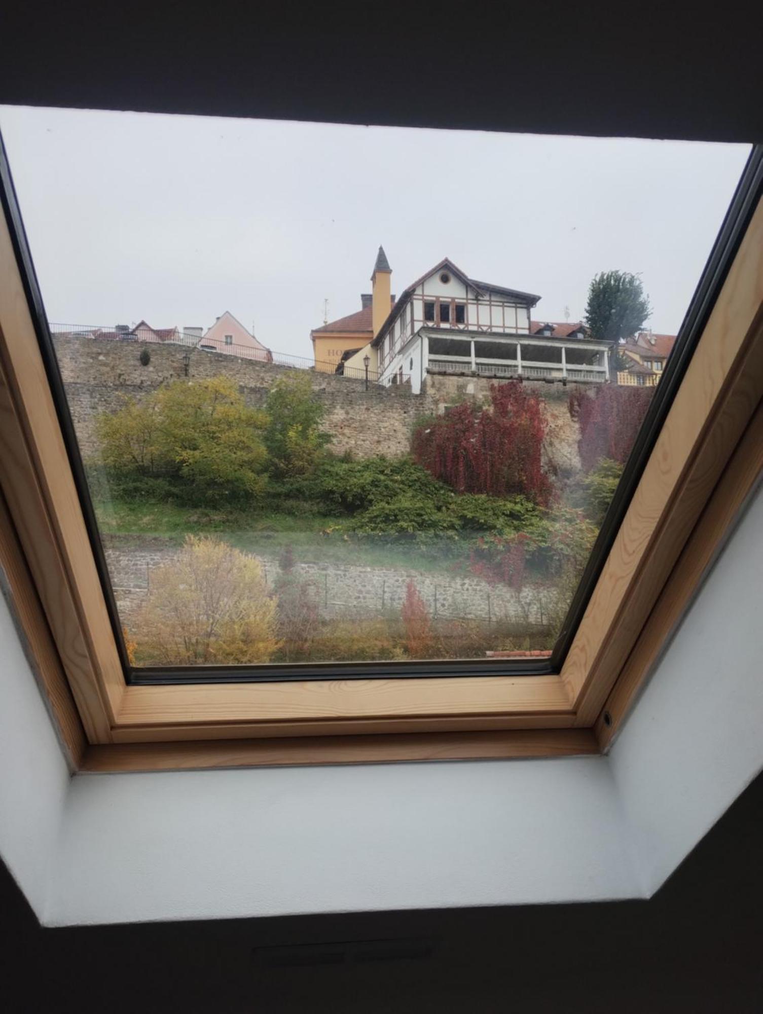 Ubytovani Pod Jezem Loket Exteriör bild